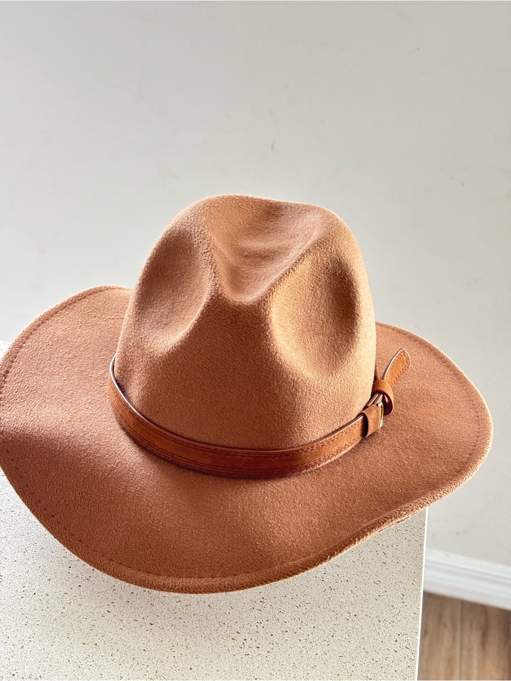 Men's Classic Camel Felt Fedora Hat with Leather Band